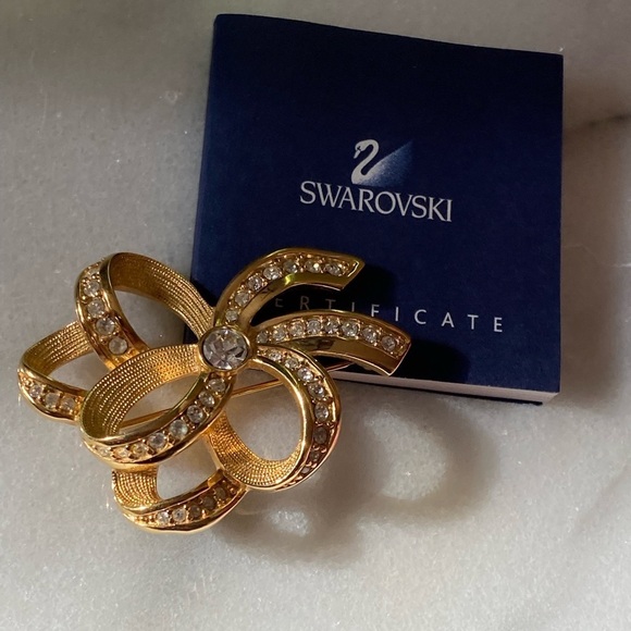 Swarovski gold tone brooch pin - Picture 11 of 11